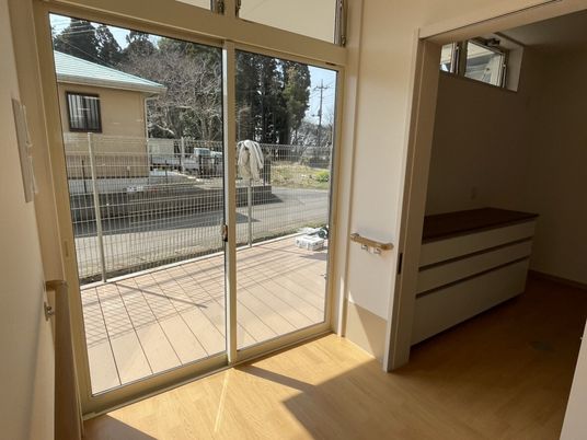 晴れた日の居室風景