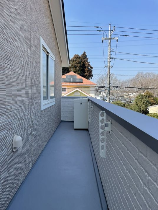 清潔な建物のバルコニー