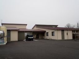 外観の一軒家風施設