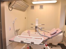 清潔な浴室設備