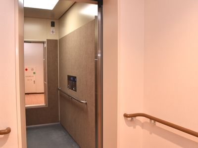 手すり付の廊下エンド
