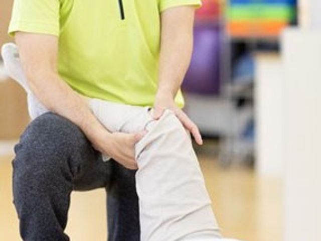 運動中の様子 機能訓練室 専門スタッフによる運動サポートが行われ、働く環境としてスキルアップが望めます。