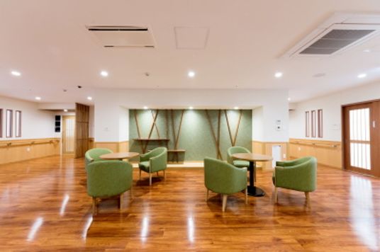 広々としたラウンジ