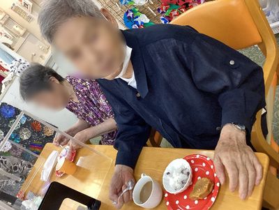 お食事中の様子