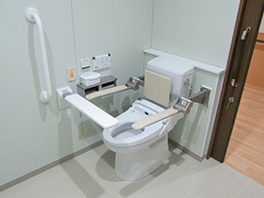 多機能トイレ設備