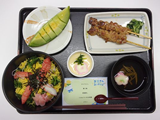 食事のトレイ