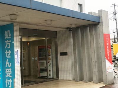 開放的なエントランス