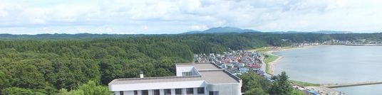 緑豊かなロケーションの外観