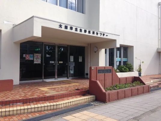 明るい玄関アプローチ  
