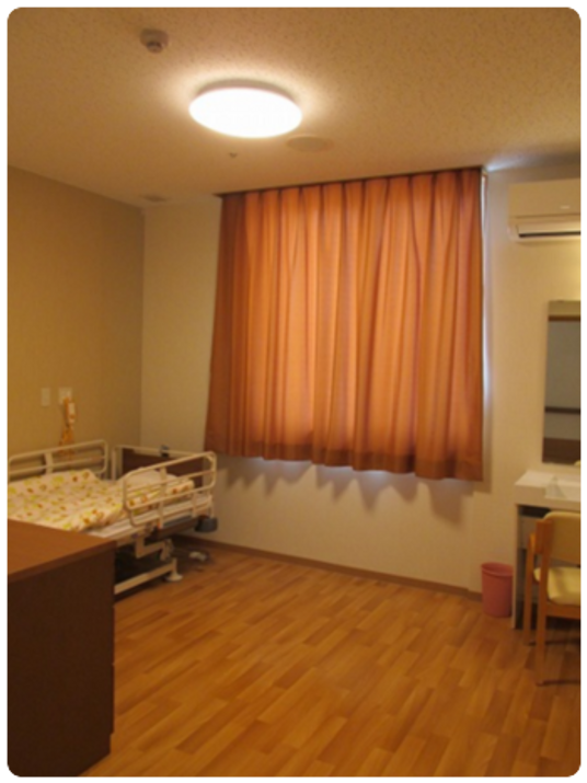 落ち着いた雰囲気の居室