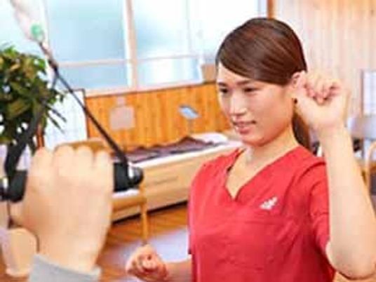 トレーニングの様子機能訓練室