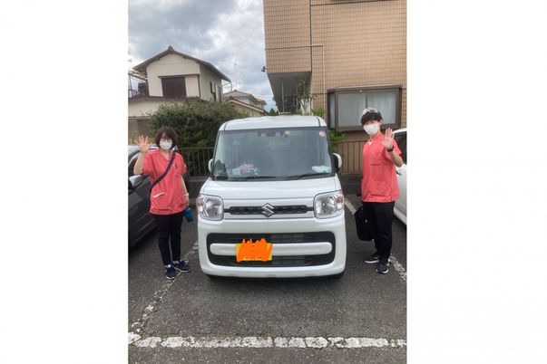 スタッフの車の外観