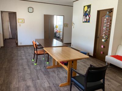 落ち着いた家具のある部屋