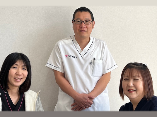 スタッフ3人の集合  