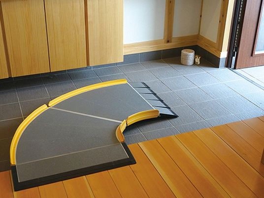 段差解消の玄関  