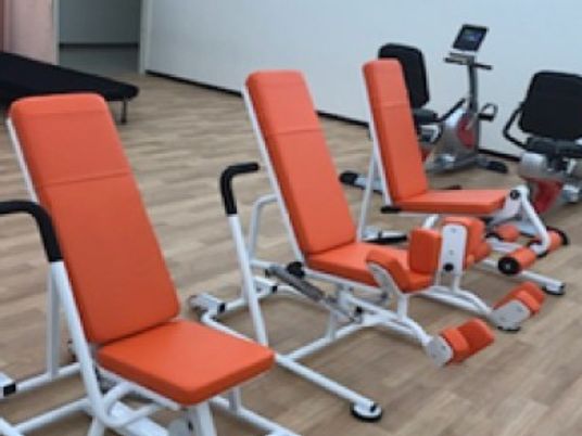 機能訓練室の運動機器  