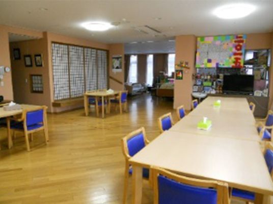 広々としたダイニングエリア