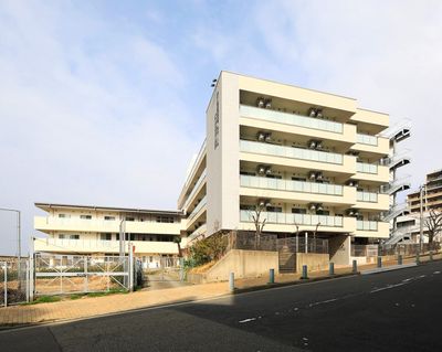 モダンな建物の外観