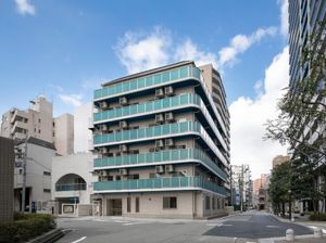現代的な外観の建物