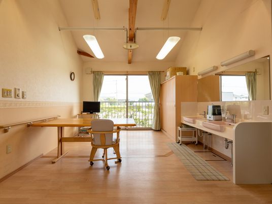 窓際の広い居室