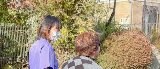 自然に囲まれた庭