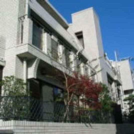 モダンな建物の外観