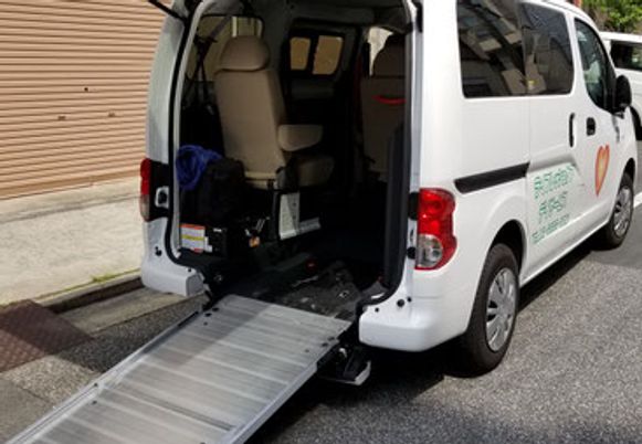 車椅子で乗れる車