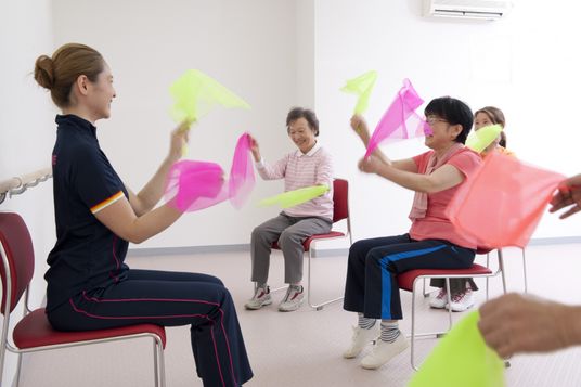 スカーフを使ったレクリエーション