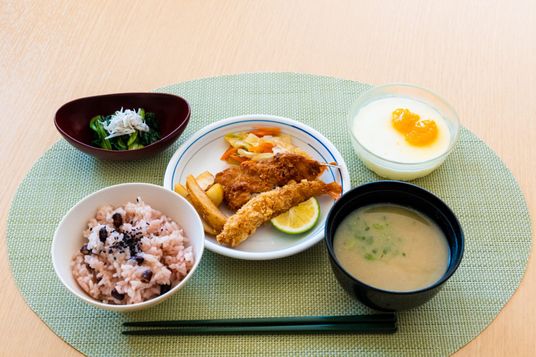 色とりどりの料理