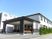 白黒の建物とエントランス