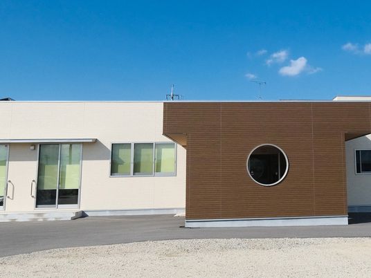 モダンな建物外観  