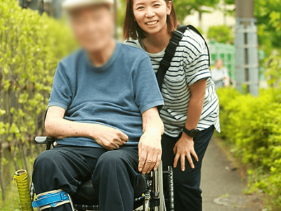 スタッフと利用者の様子
