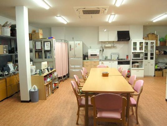 明るいキッチンスペース