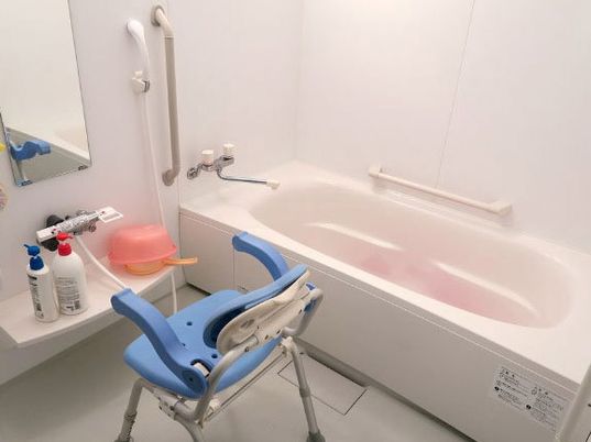 入浴設備の浴室