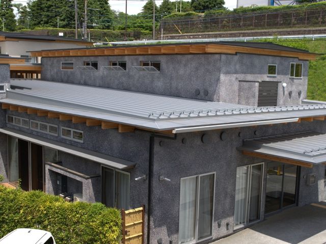 安心感のある外観 外観 緑に囲まれた落ち着いた外観が、訪れる人に安心感を与えてくれます。
