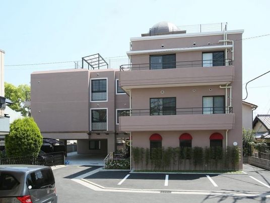 外観の建物正面  