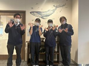 元気なスタッフと心地よいロビー