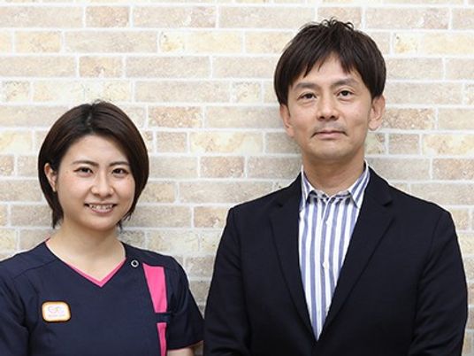 スタッフ2人の顔出しポートレート  