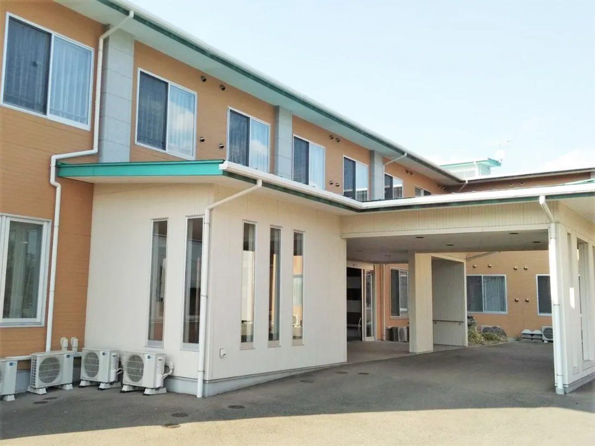 暖ったか館直方上境デイサービスセンターの外観