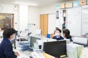 多忙なスタッフの様子