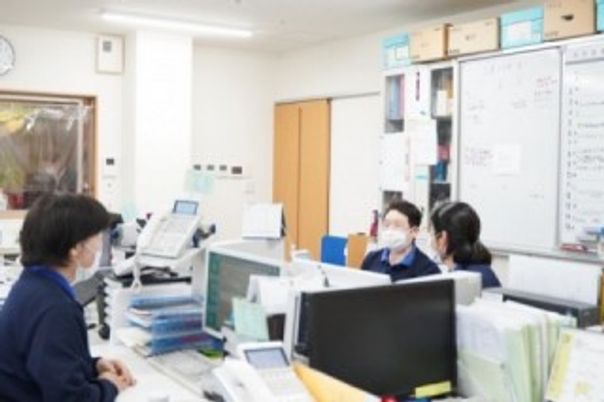 多忙なスタッフの様子
