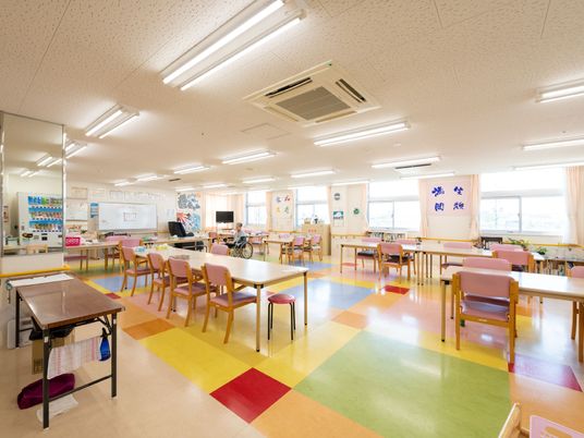 カラフルな床の活動室