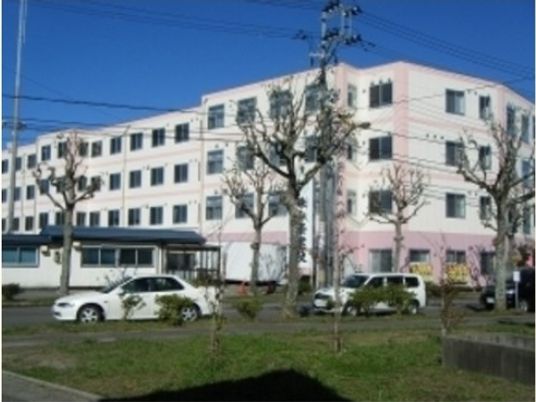 ゆったりした外観の建物