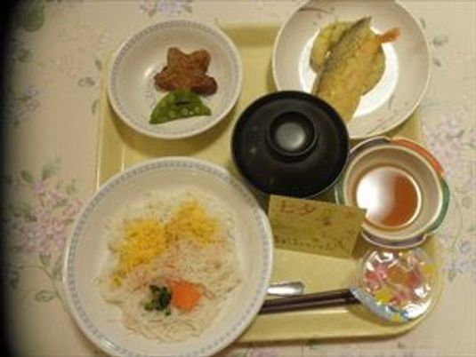 家庭的な料理の盛り付け