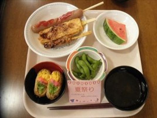 多彩な料理が並ぶプレート