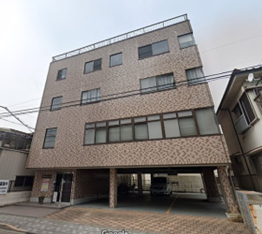 立派な建物の外観