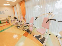 自然光が入る訓練室