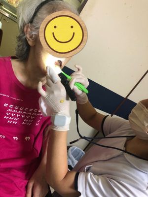 口腔ケアを受ける様子