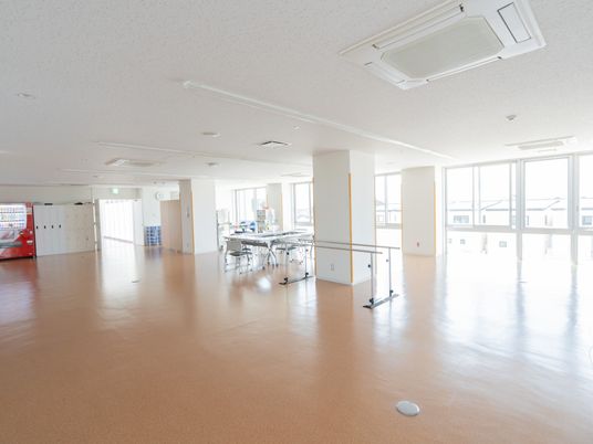 明るい機能訓練室