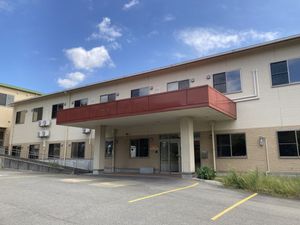 広々とした正面入口